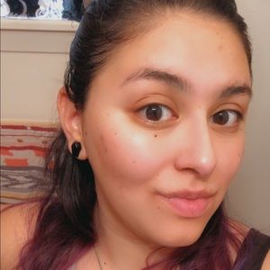 Meet your Posher, Adrianna